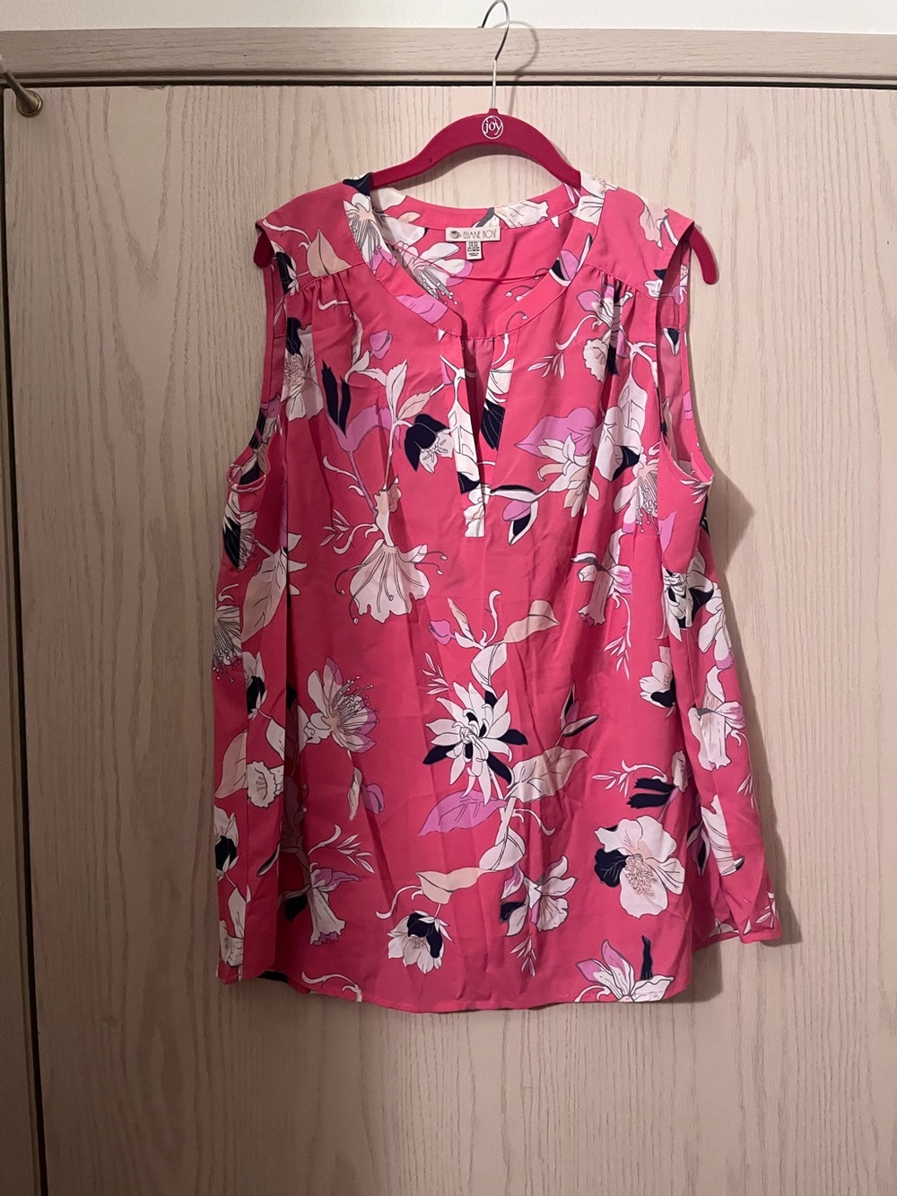 Elaine Rose Pink Floral V-Neck Sleeveless Top
